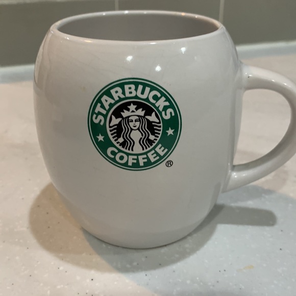 Starbucks white round coffee mug Cup 19.4 oz 2007 Hot Chocolate - Picture 2 of 5